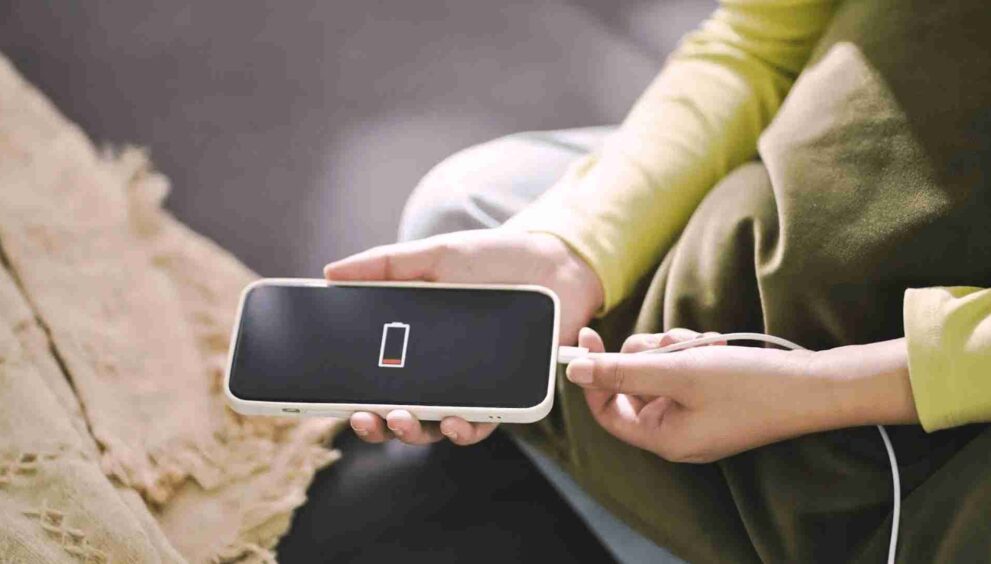 How to Charge Your Phone Properly Simple Tips to Extend Battery Life